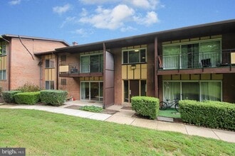 Building Photo - 10028 Fair Wds Dr