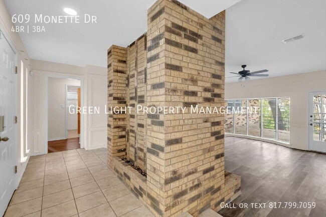 Building Photo - 609 Monette Dr