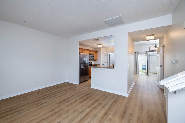 Foto del edificio - 1011 Somerset Springs Dr