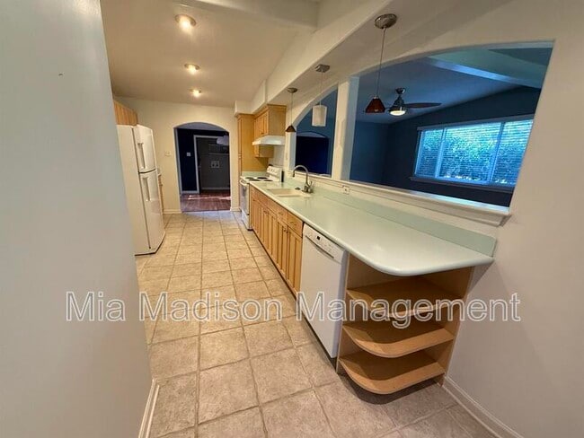 Building Photo - 146 Jacquelyn Dr