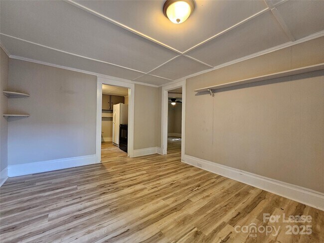 Foto del edificio - 932 Miller St