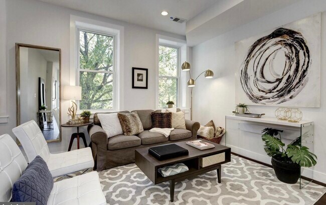 Foto del edificio - 502 Rhode Island Ave NW