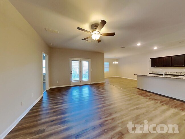 Building Photo - 180 Bowen Way