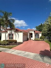 Building Photo - 10884 La Salinas Cir