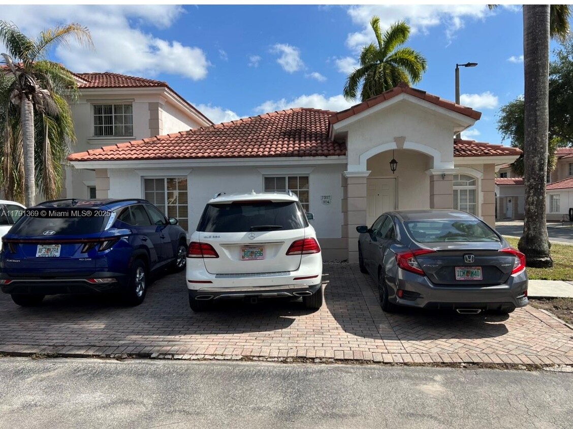 Foto principal - 7317 NW 173rd Dr