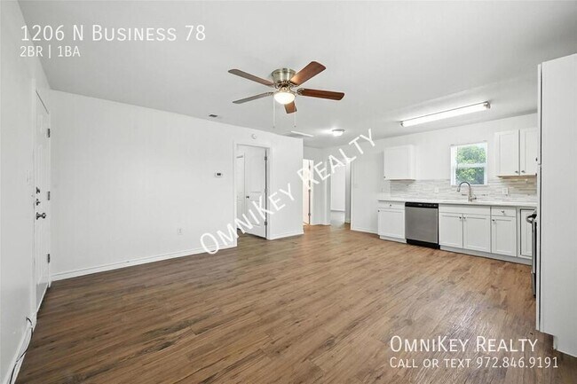 Building Photo - 1206 N Texas 78 Business