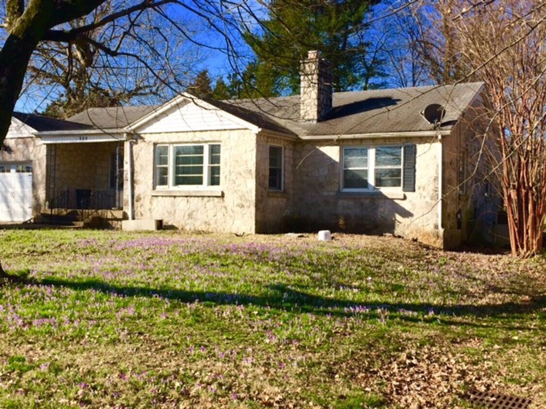 Foto principal - *605 MEADOWLAWN AV*-BG CITY SCHOOLS- $1595...