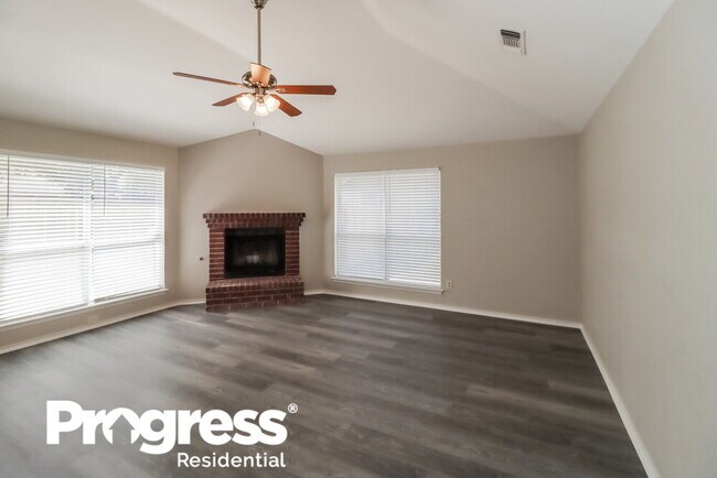 Building Photo - 4961 Briar Oaks Ln