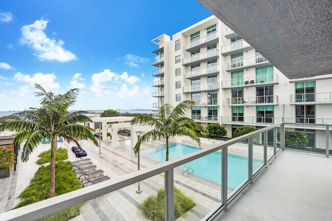 Foto del edificio - 3900 Biscayne Blvd