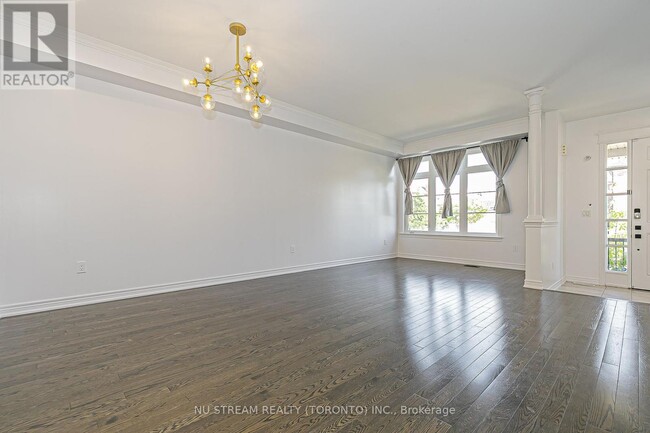 Building Photo - 194 Paradelle Dr