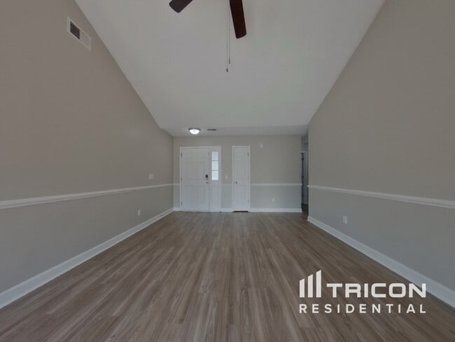 Foto del edificio - 92 Providence Plantation Cir