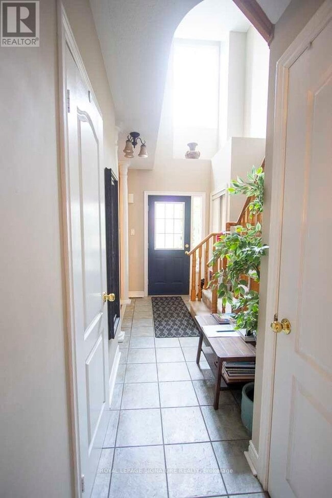 Building Photo - 1253 Brillinger St