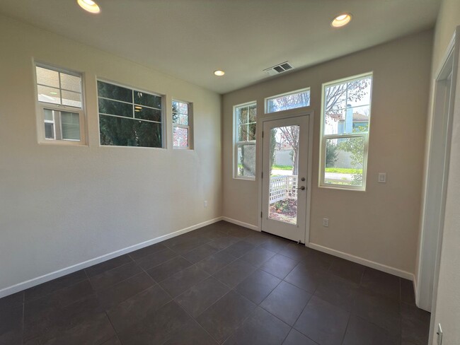 Building Photo - Fremont- Nice Floor Plan, NEWLY BUILT, 4 B...