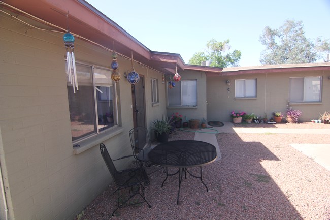 Building Photo - 2102 S Granada Dr