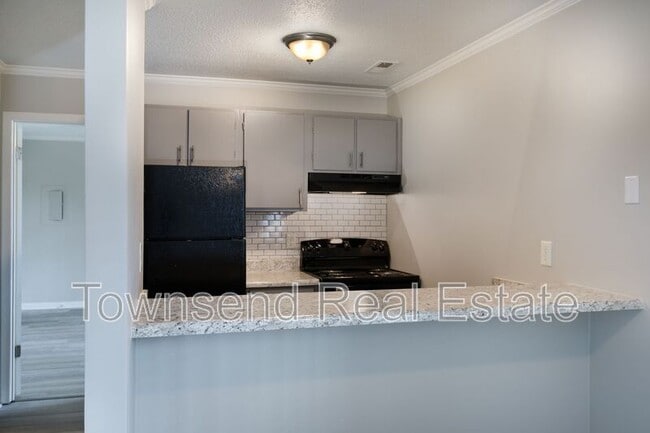 Foto del edificio - 5845-E Century Oaks Drive