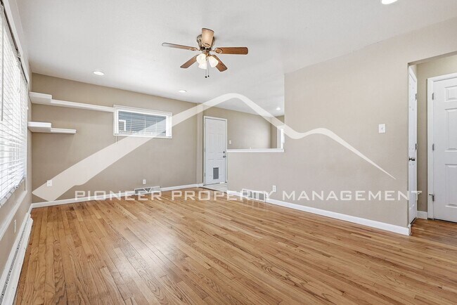 Foto del edificio - Lovely Single Family Home Fenced in Yard and Central AC