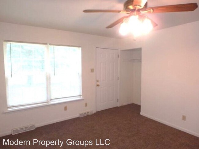 Building Photo - 3 br, 1 bath House - 114 Oak