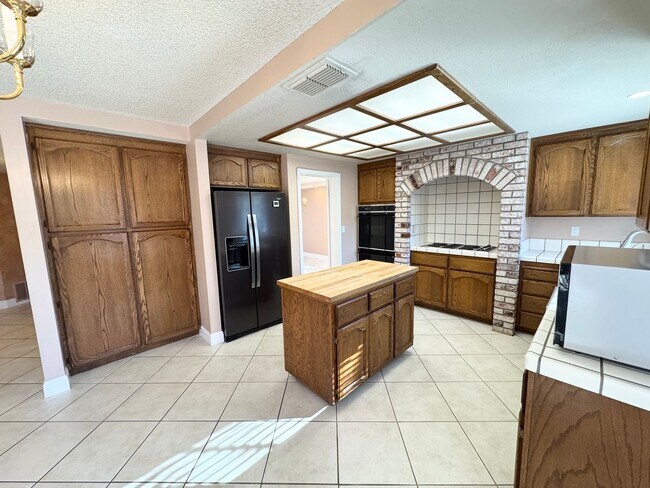 Building Photo - Perfect Shape Pleasanton Single Family Hom...