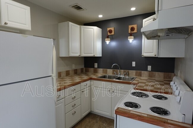 Building Photo - 4282 Kelson Ave