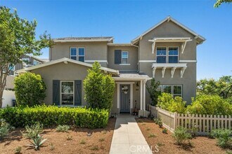 Building Photo - 102 Sencillo Pl