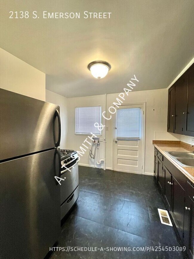 Foto del edificio - 2138 S Emerson St