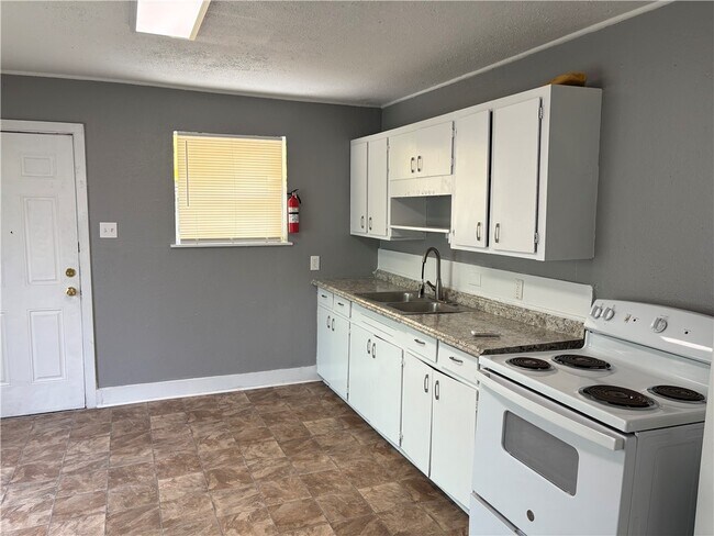 Foto del edificio - 701 W Lakeside Dr