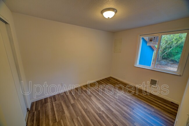 Foto del edificio - 3825 SW 198th Ave