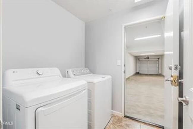 Building Photo - 605 Flathead River St