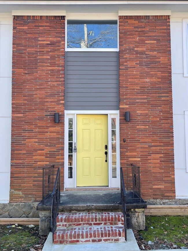 Foto del edificio - 1784 Temple Ave
