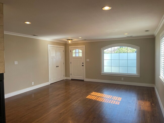 Building Photo - Remodeled Willow Glen Home