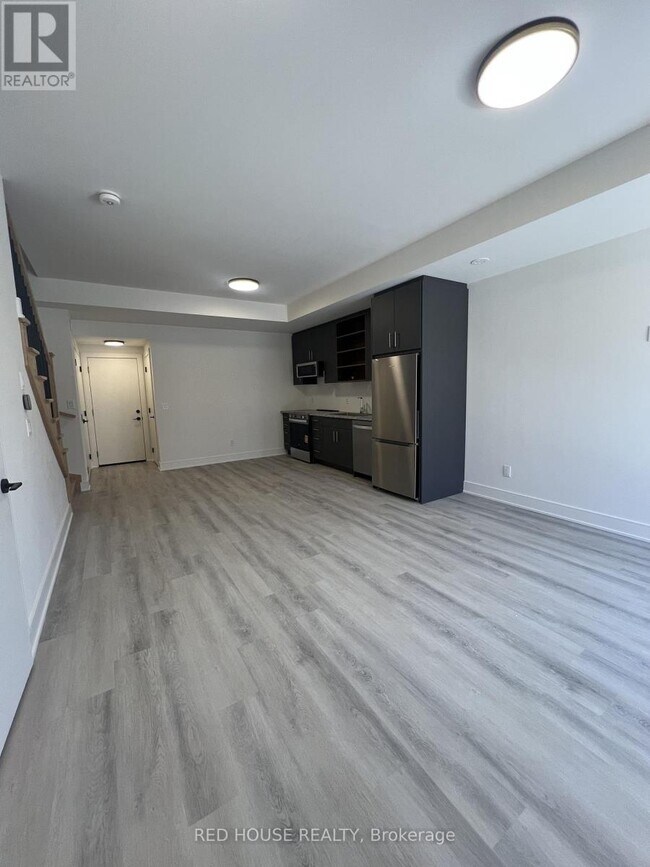 Photo du bâtiment - 64 Everett Cmn