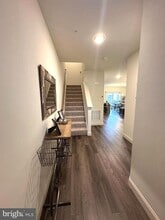 Building Photo - 11 Woods Dr