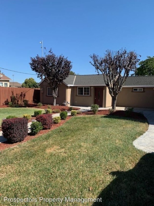 14500 Crowner Ave, San Martin, CA 95046 Room for Rent in San Martin, CA