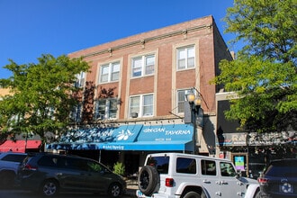 Building Photo - 4759 N Lincoln Ave