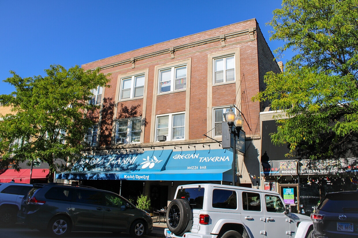 Primary Photo - 4759 N Lincoln Ave