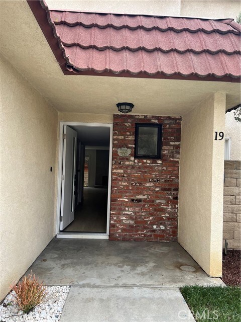 Foto principal - 9950 Reseda Blvd