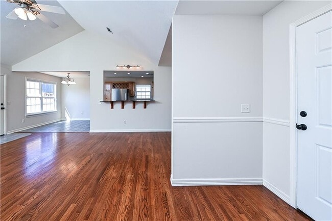 Building Photo - 1005 Zachary Dr