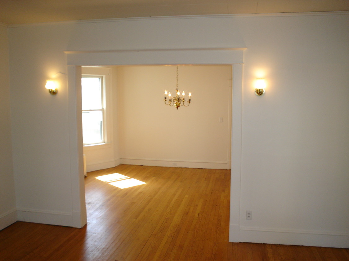 Living Room - 84 Winthrop Ave