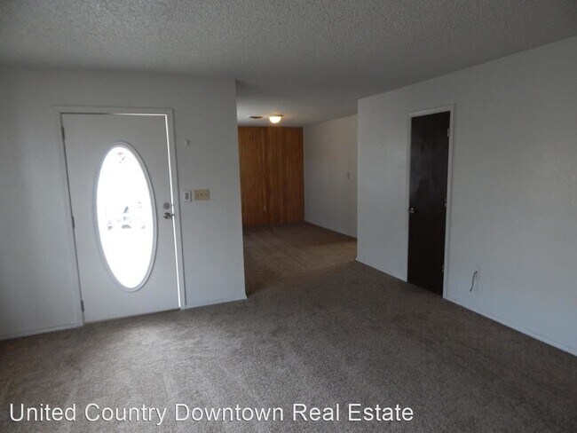 Building Photo - 3 br, 2 bath House - 2306 E. Olive St.