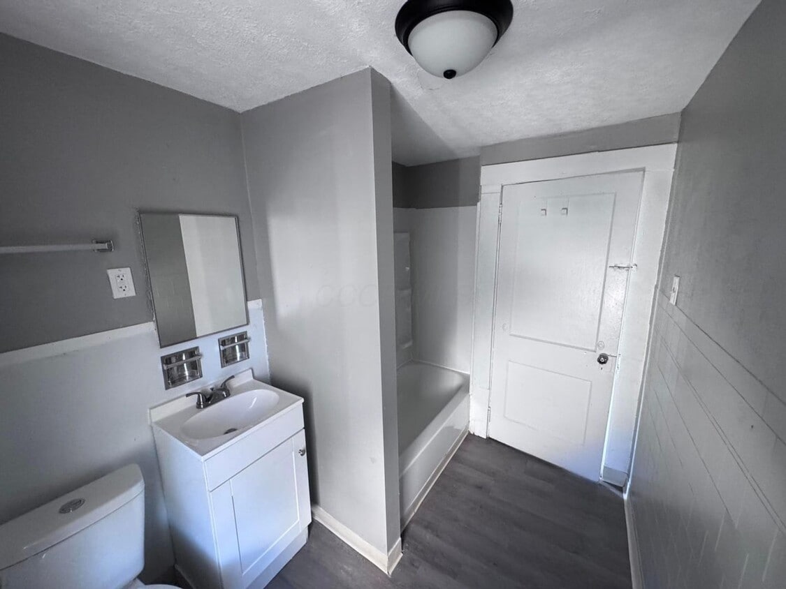 Foto del edificio - 2234 Hamilton Ave