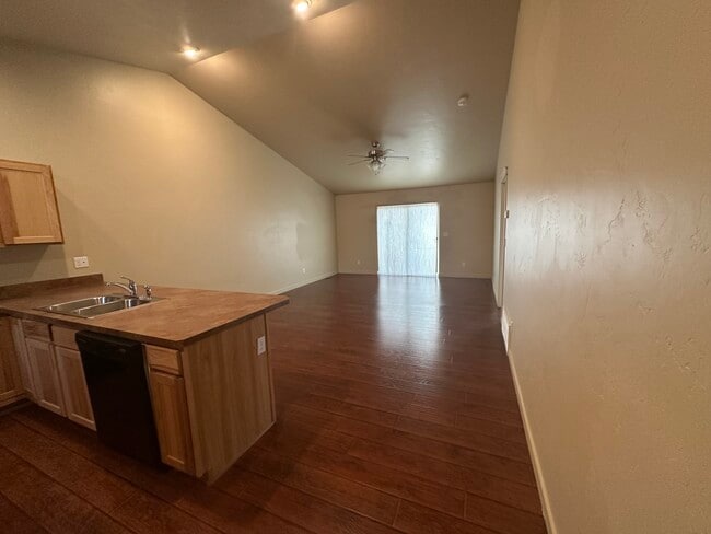 Building Photo - 48 Vista Loop