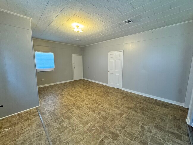 Building Photo - 203 Carlton Dr