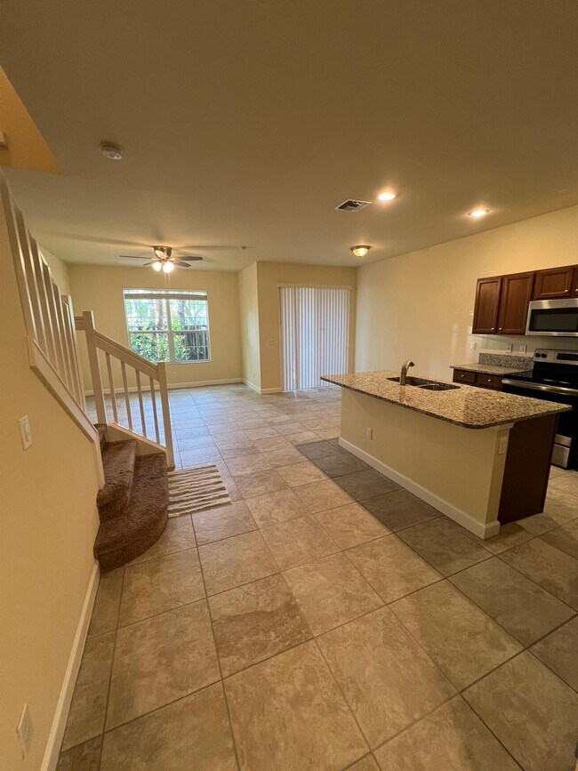 Building Photo - 5037 Ashley River Rd