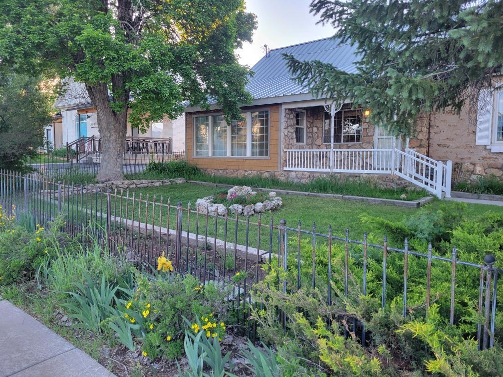 Foto principal - 243 E Main St