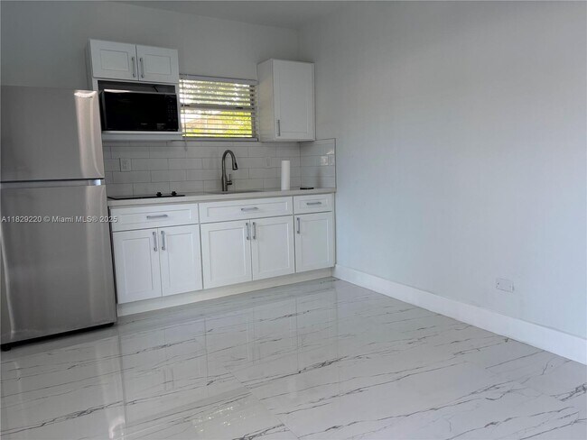 Foto del edificio - 214 NW 46th Ave