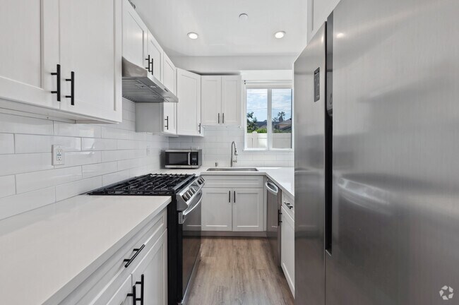 1297 1/4 4BR, 4BA - 1297-1299 W 36th St Student Housing near USC