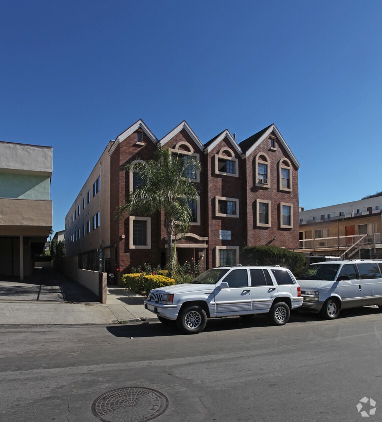 Building Photo - 227 S Avenue 54