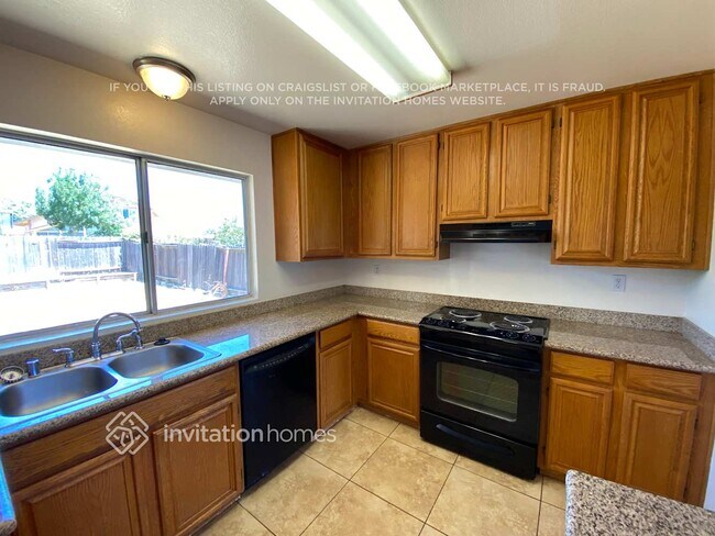 Foto del edificio - 4886 Birkdale Cir