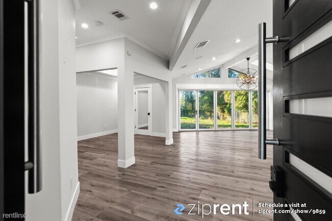 Building Photo - 3 br, 3 bath House - 17031 Holiday Dr, Mor...