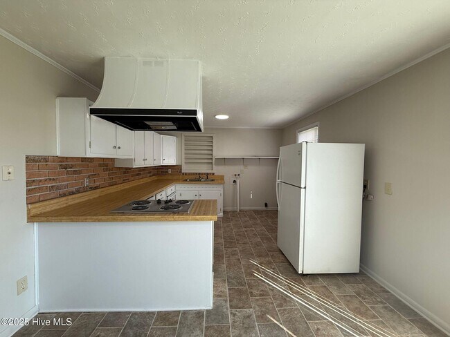 Foto del edificio - 712 W Pineland Dr